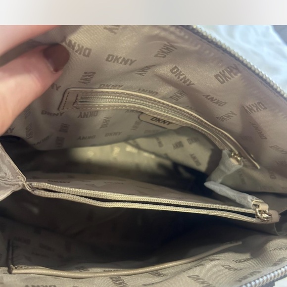 DKNY Donna Karen New York Bryant Signature Logo Dome Satchel NWOT - Picture 5 of 8